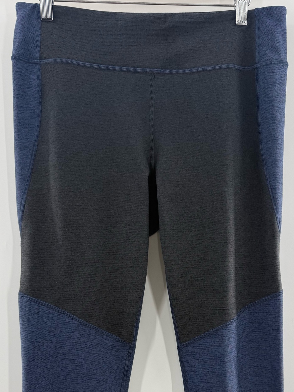 NWT Outdoor Voices 3/4 Two-Tone Warm Up Athletic Leggings Navy/Charcoal Size XL - Picture 3 of 8